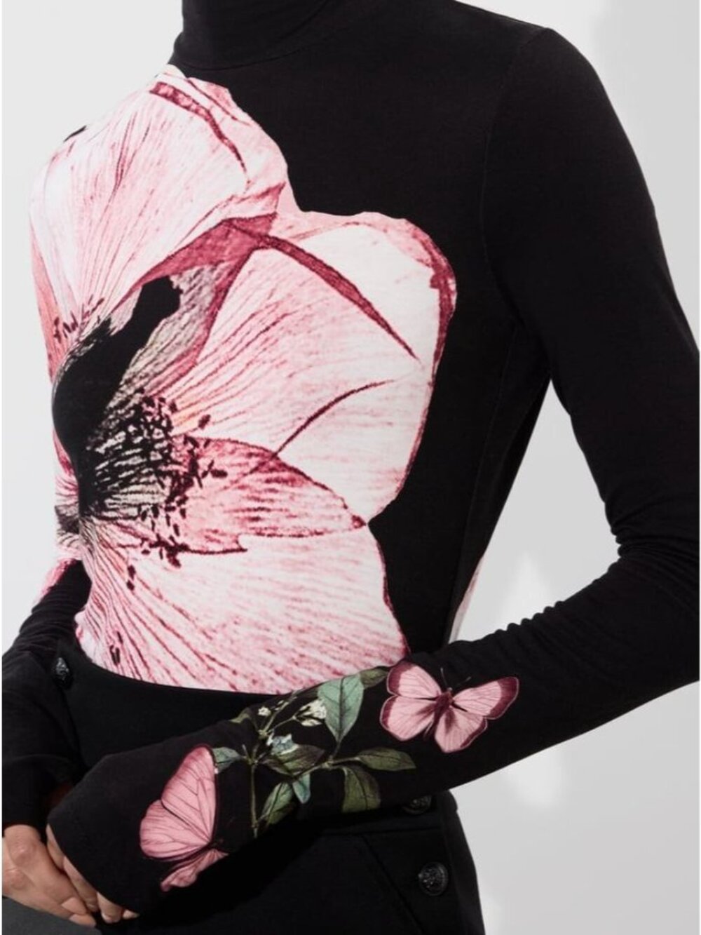 Alice + Olivia Delaina Luna Floral Turtleneck Top Small NWT - Picture 4 of 11